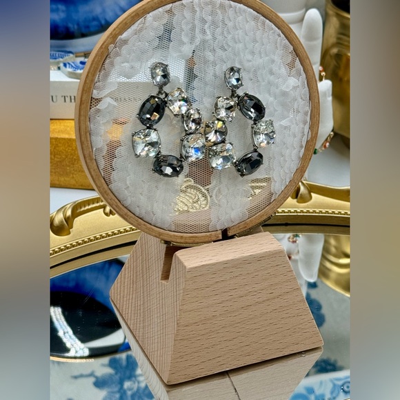 🆕 OSCAR DE LA RENTA 🧿 NWOT Crystal-Embellished Hoop Drop Earrings - Picture 14 of 16